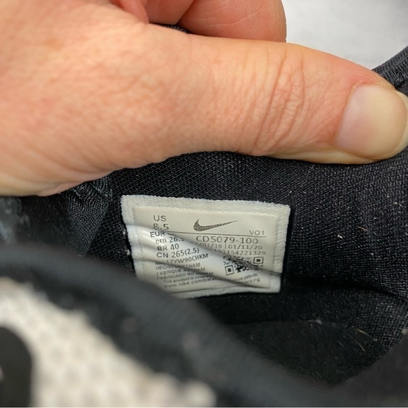Nike:‎ Men\'s Paul George PG Basketball Shoes Sneakers Tennis Shoes Oreo Size 8.5 main image 2